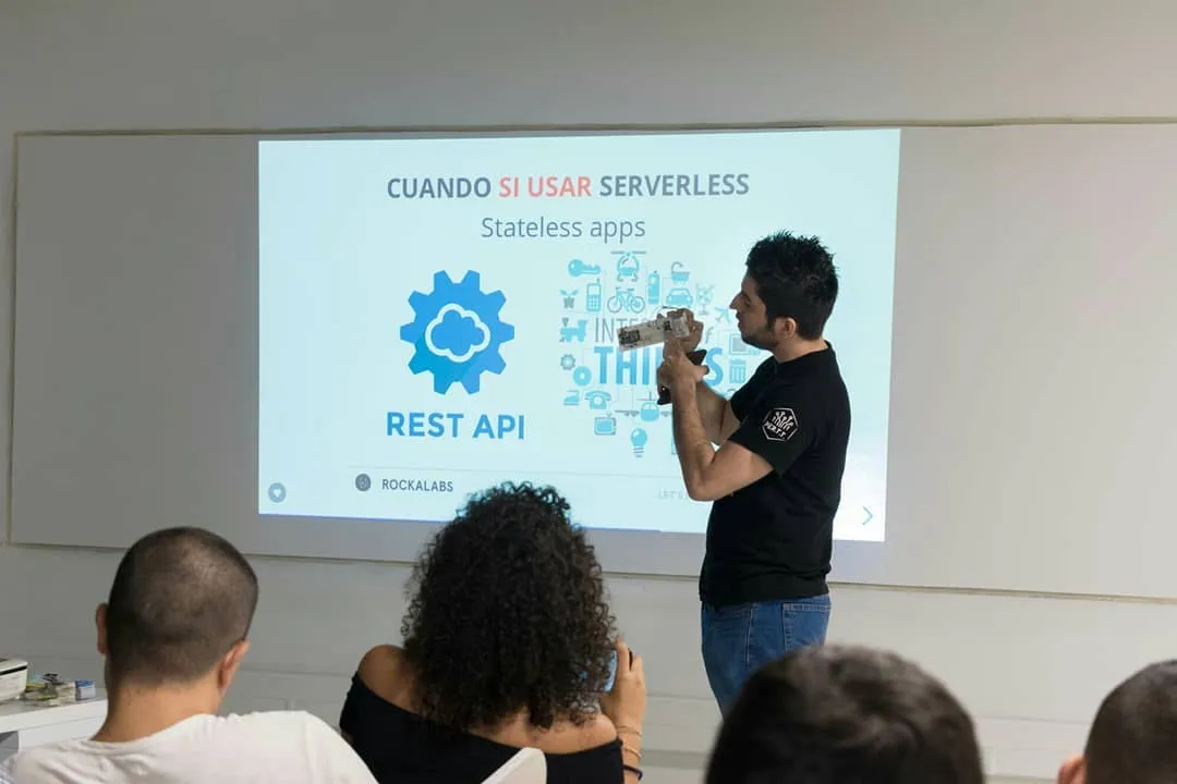 Talk demos: Bambú, IoT Light Bulb, DailyBot, Twitter Bot